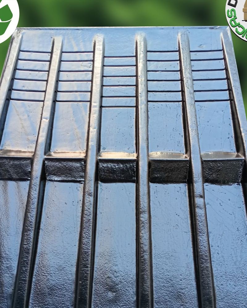 Duratapas plastic lid seen from above, with the reinforcing ribs visible